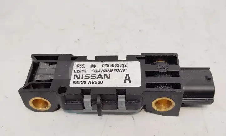Nissan Primera (2001 - 2008) 0285003019 Датчик удара SRS — фото 1