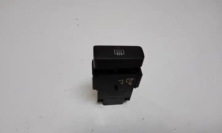Toyota Corolla Verso AR10 (2004 - 2009) 15A410 Кнопка обогрева стекла — фото 1