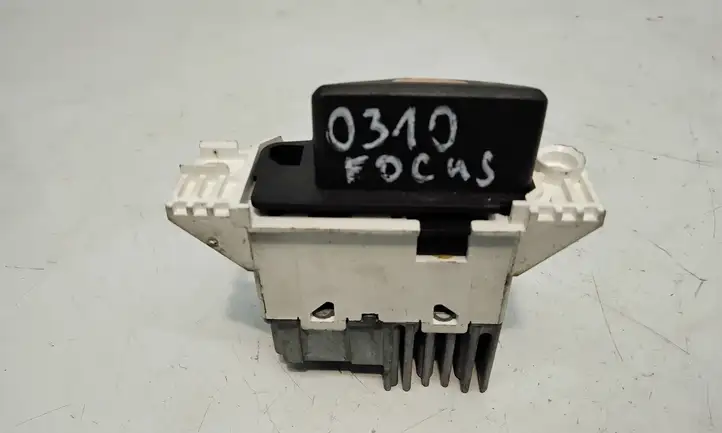 Ford Focus (1998 - 2004) 98AG13A350 Включатель аварийных фонарей — фото 3