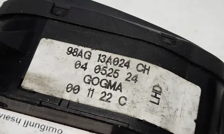 Ford Focus (1998 - 2004) 98AG13A024 Включатель фонарей — фото 4