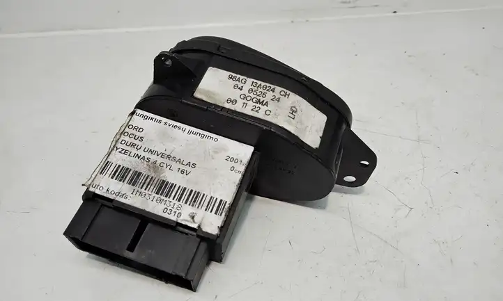 Ford Focus (1998 - 2004) 98AG13A024 Включатель фонарей — фото 5