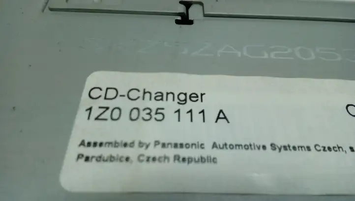 Skoda Octavia Mk2 (1Z) (2004 - 2013) 1Z0035111 CD/DVD чейнджер — фото 5