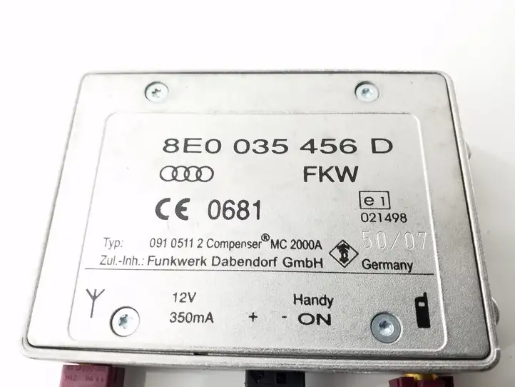 Audi A4 S4 B8 8K (2007 - 2011) 8E0035456D Усилитель антенны — фото 3
