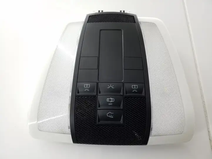 Mercedes-Benz C W204 (2007 - 2014) A2048202001 Передняя подсветка — фото 2