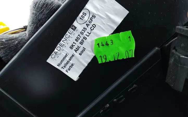 Audi A4 S4 B8 8K (2007 - 2011) 8K1857035A Бардачок в сборе — фото 2