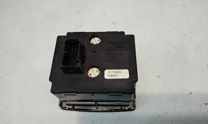 Volvo V50 (2004 - 2008) 30739300 Включатель фонарей — фото 2