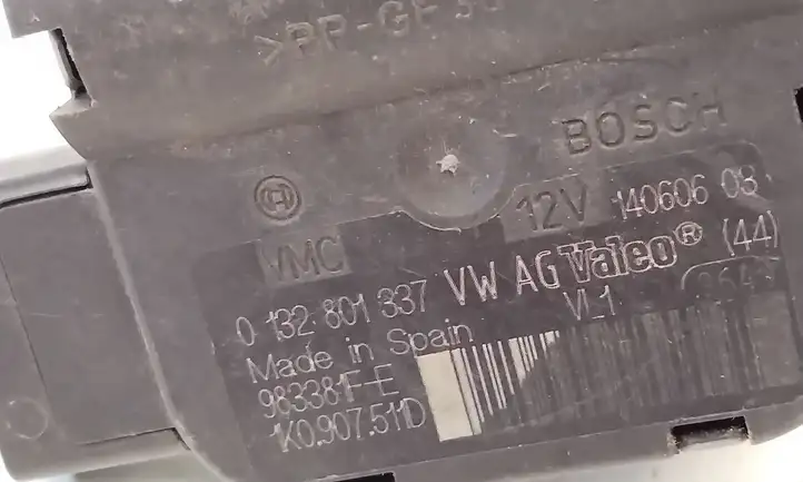 Audi A4 S4 B6 8E 8H (2000 - 2006) 0132801337 Двигатель задвижки потока воздуха — фото 2