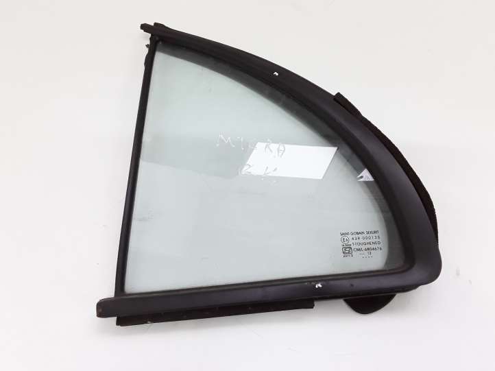 Nissan Micra (2010 - 2013)  43R000135 Маленькое стекло 