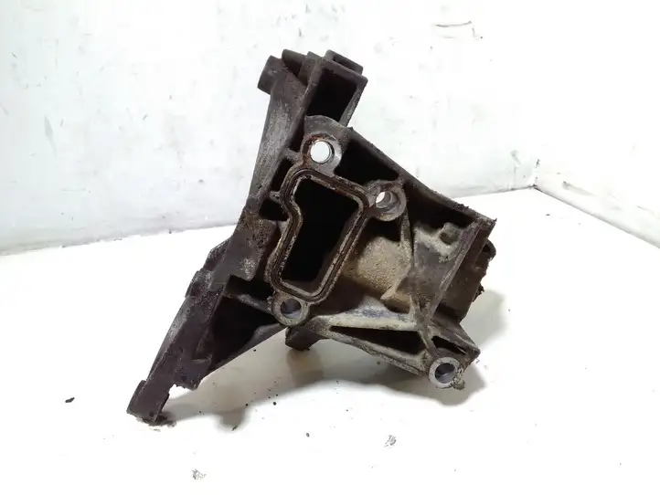 Audi A6 Allroad C6 (2006 - 2008) 059145169AA Кронштейн насоса ГУР — фото 2