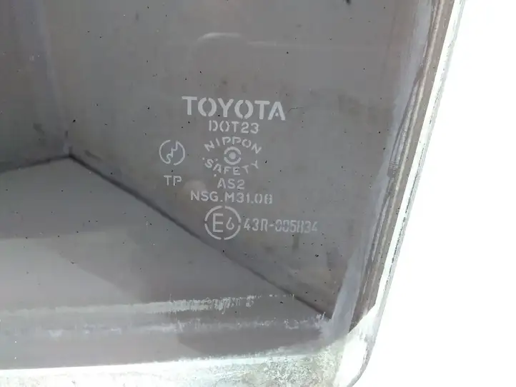 Toyota Corolla Verso E121 (2001 - 2004) Стекло задней двери — фото 3