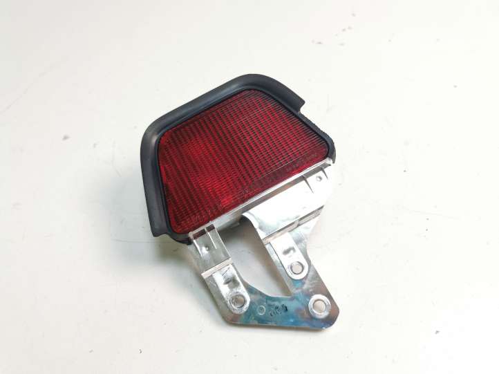 Toyota Avensis T250 (2006 - 2009)   Задняя противотуманная фара