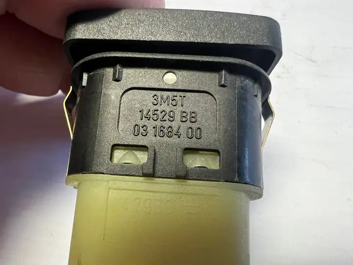 Ford Focus (2005 - 2008) 3M5T14529BB Кнопка стеклоподъемников — фото 3