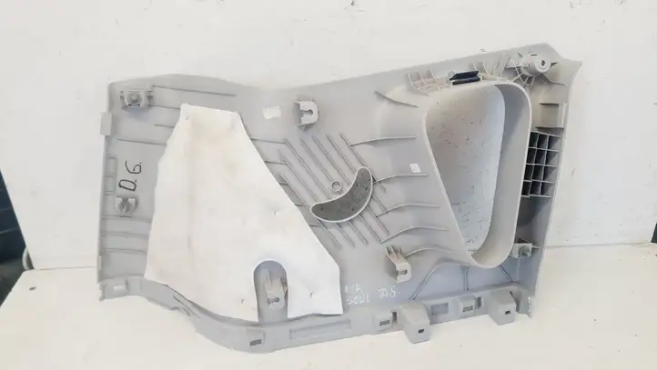 Kia Soul (2011 - 2014) 858612K000 Верхняя обшивка стойки D — фото 3