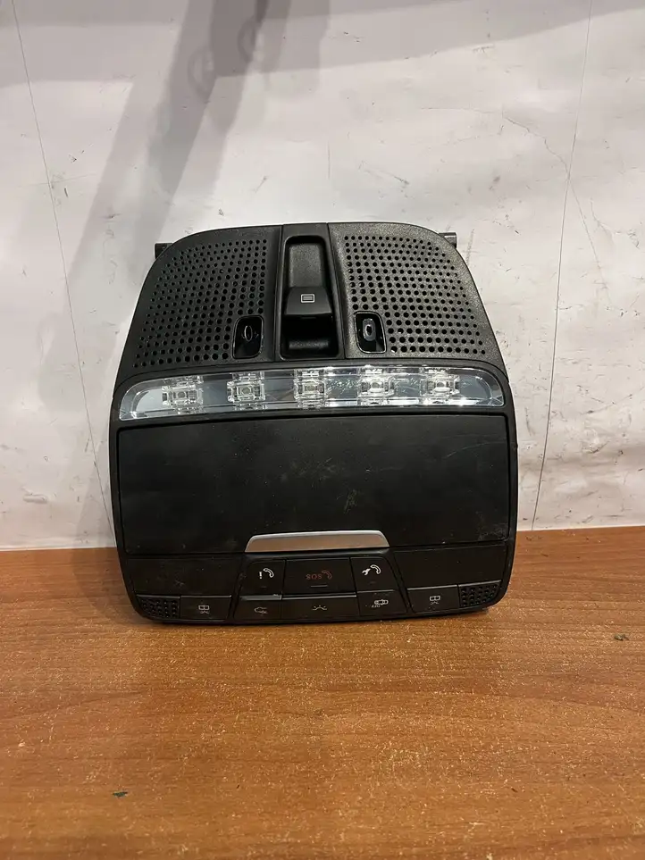 Mercedes-Benz C W205 (2014 - 2021) A0009018703 Передняя подсветка — фото 1