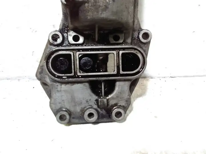 Opel Zafira B (2003 - 2006) 90571672 Кронштейн масляного фильтра — фото 2