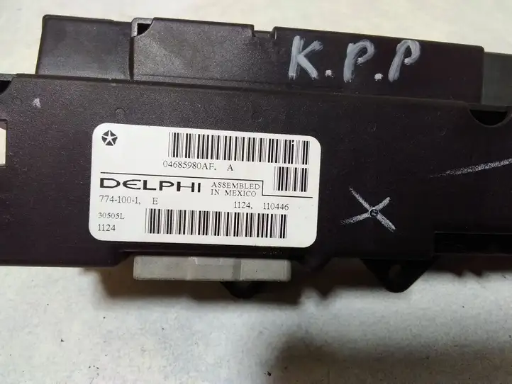 Chrysler Pacifica (2003 - 2008) 04685980AF Кнопка стеклоподъемников — фото 4