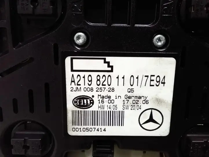 Mercedes-Benz CLS C219 (2003 - 2011) A2198201101 Задняя подсветка — фото 3