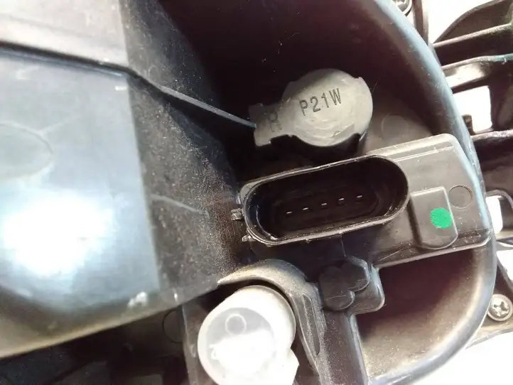 Audi A4 S4 B9 (2015 - 2019) 8W5945070A Задний фонарь в кузове — фото 7