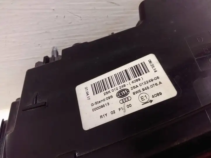Audi A4 S4 B9 (2015 - 2019) 8W5945076A Задний фонарь в крышке багажника — фото 5