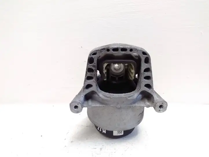Audi A4 S4 B9 (2015 - 2019) 8W0199371BR Опора двигателя — фото 2