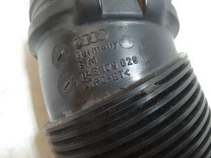 Audi A4 S4 B9 (2015 - 2019) 04E129629 Детали воздухозаборника — фото 3