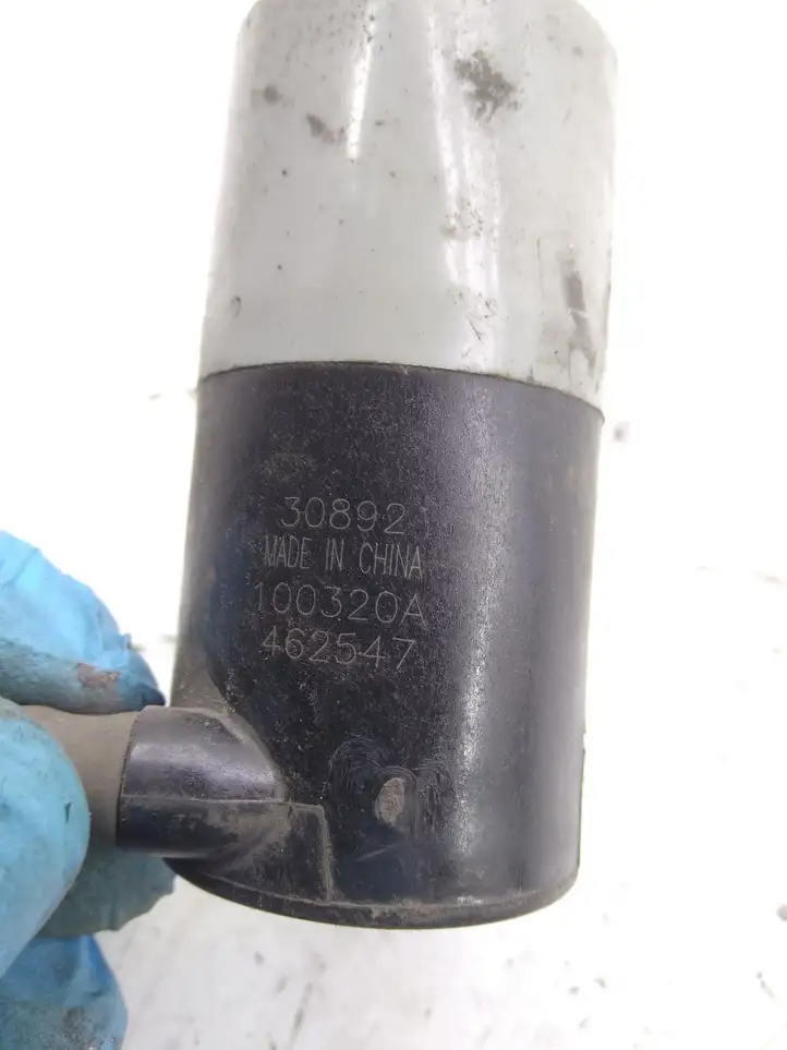 Toyota Avensis T270 (2009 - 2012) 30892 Насос омывателя стекла — фото 3
