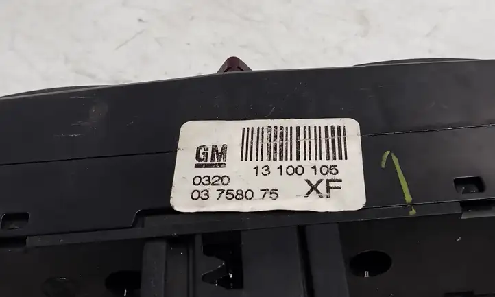Opel Astra H (2004 - 2009) 13100105 Включатель аварийных фонарей — фото 2