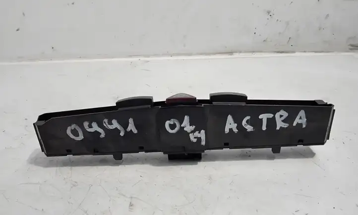 Opel Astra H (2004 - 2009) 13100105 Включатель аварийных фонарей — фото 3