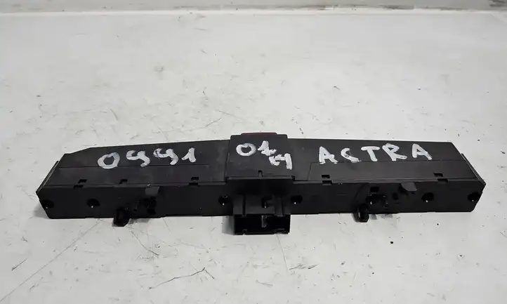 Opel Astra H (2004 - 2009) 13100105 Включатель аварийных фонарей — фото 4
