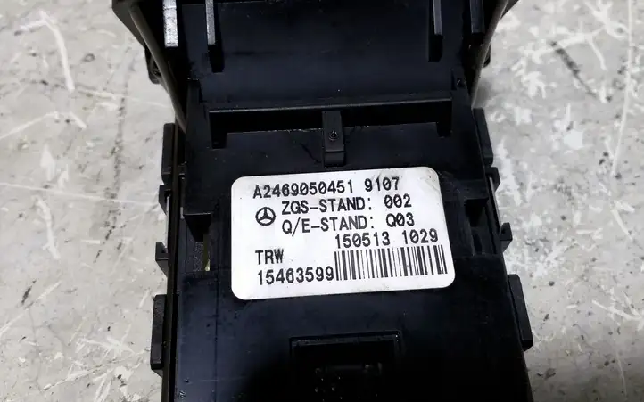Mercedes-Benz CLA C117,X117,W117 (2013 - 2019) A2469050451 Кнопка ручного тормоза — фото 4
