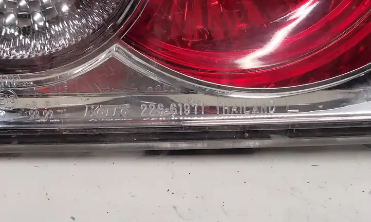 Mazda 6 (2002 - 2005) 22661971 Задний фонарь в крышке багажника — фото 5