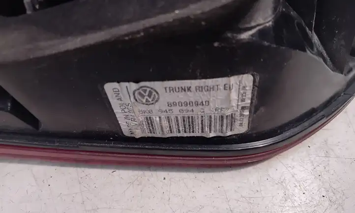 Volkswagen Golf VI (2009 - 2013) 5K0945094G Задний фонарь в крышке багажника — фото 4