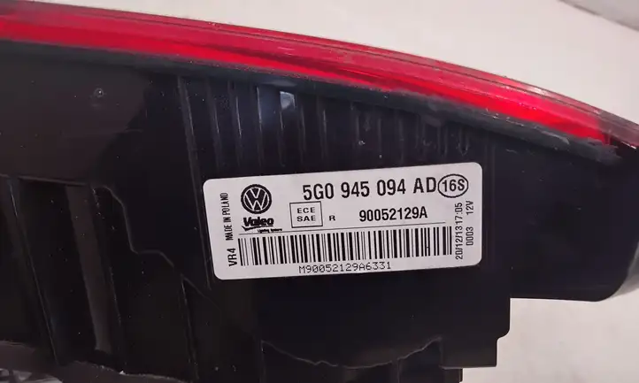 Volkswagen Golf VII (2013 - 2019) 5G0945094AD Задний фонарь в крышке багажника — фото 2