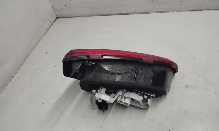 Volkswagen Golf VII (2013 - 2019) 5G0945094AD Задний фонарь в крышке багажника — фото 3