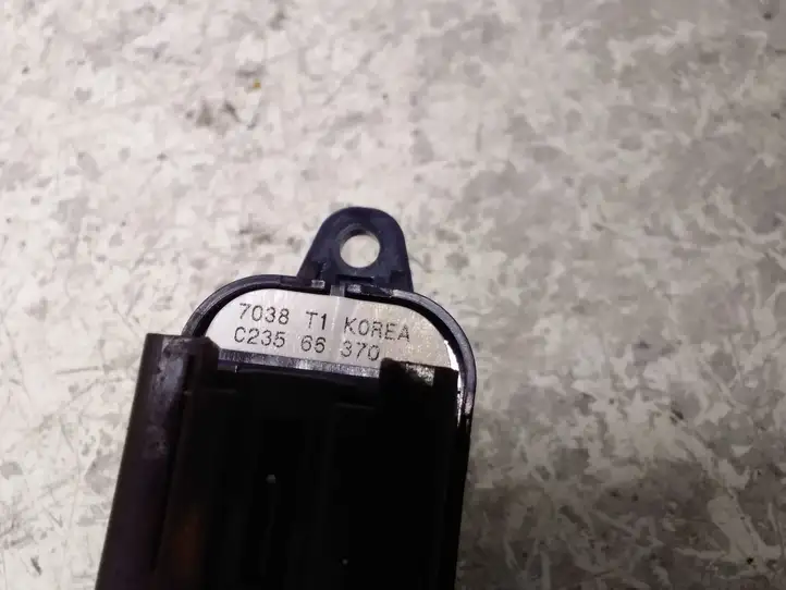 Mazda 5 (2005 - 2010) 7038T1 Кнопка стеклоподъемников — фото 2