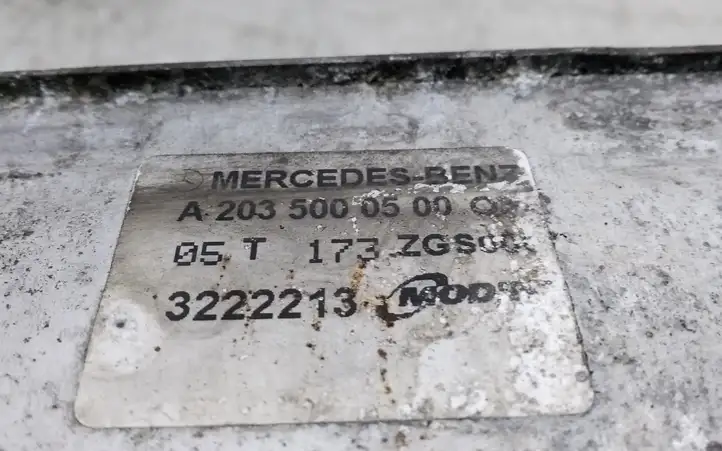 Mercedes-Benz C W203 (2000 - 2007) A2035000500Q Интеркулер — фото 3