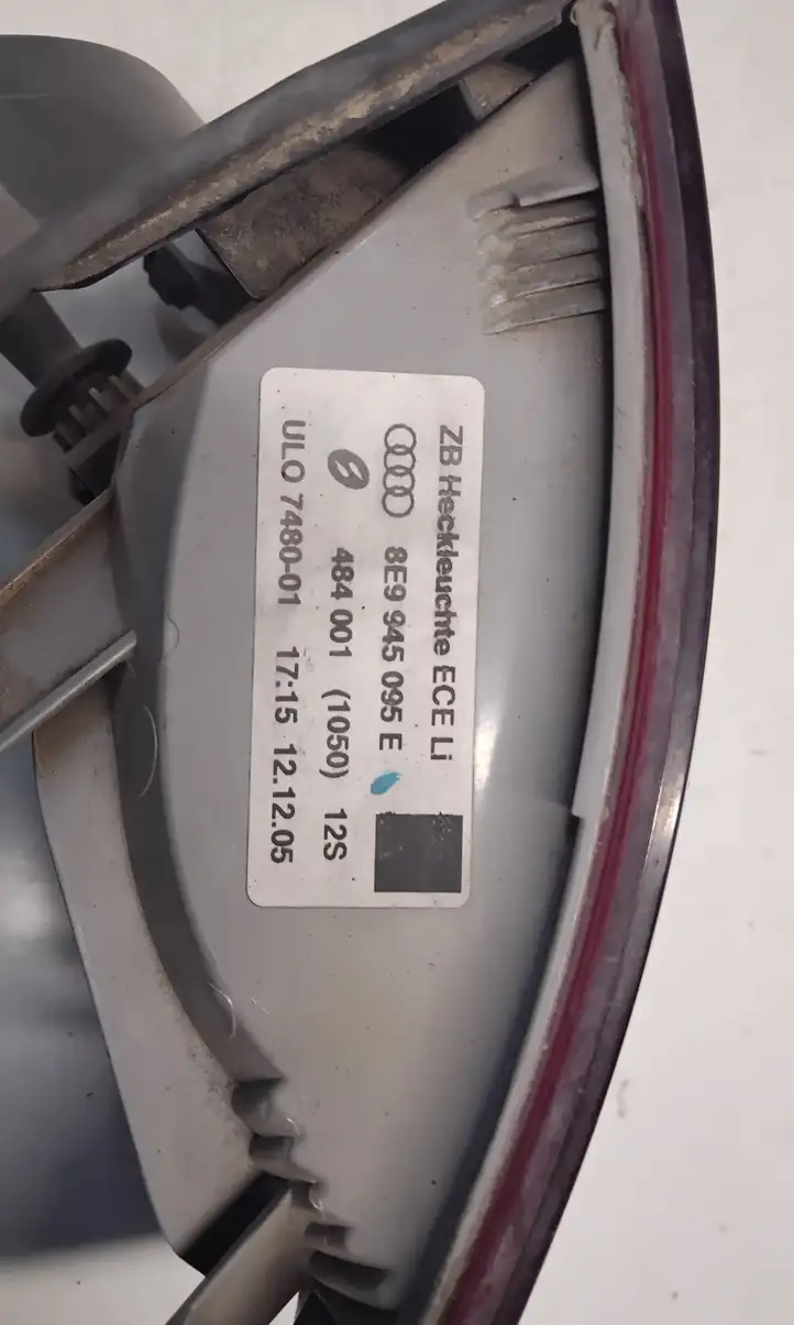 Audi A4 S4 B7 8E 8H (2004 - 2009) 8E9945095E Задний фонарь в кузове — фото 5