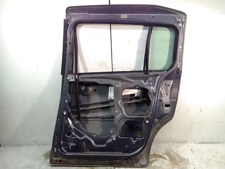 Mazda 5 (2005 - 2010) Боковая раздвижная дверь — фото 5