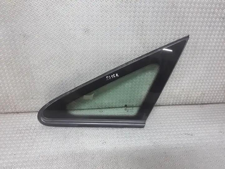 Opel Zafira    Треугольное стекло в передней части кузова