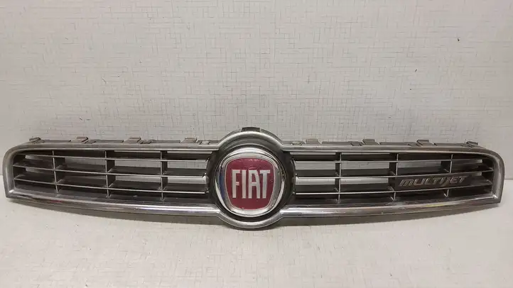 Fiat Bravo (2007 - 2014) 735414652 Верхняя решетка радиатора — фото 1