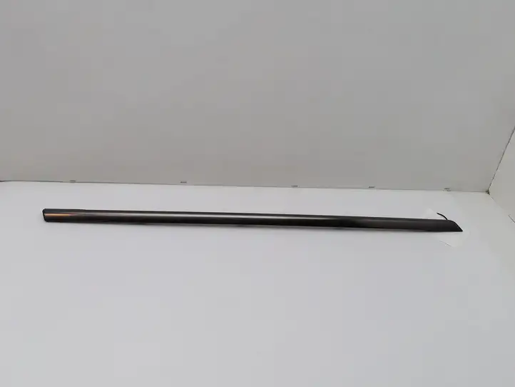 Mercedes-Benz E W211 (2002 - 2009) Облицовка заднего бокового стекла — фото 1