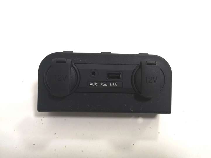 961201W000 KIA Rio USB jungtis