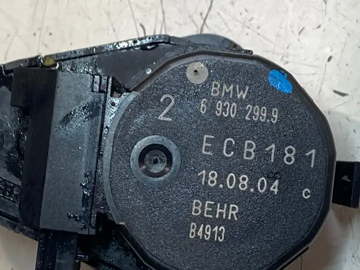 BMW 5 E60 E61 (2004 - 2010) 6930299 Двигатель задвижки потока воздуха — фото 4