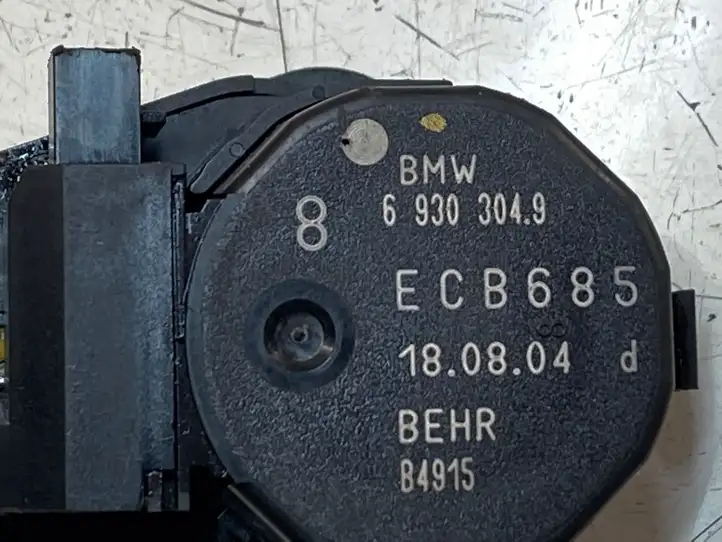 BMW 5 E60 E61 (2004 - 2010) 6930304 Двигатель задвижки потока воздуха — фото 4