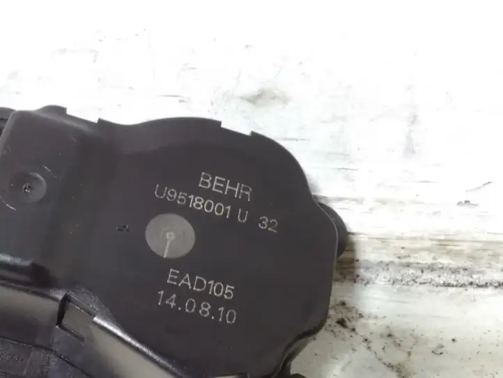 Opel Astra J (2009 - 2012) U9518001U Двигатель задвижки потока воздуха — фото 3