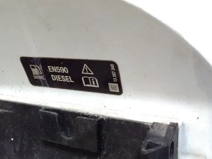 Opel Astra J (2009 - 2012) 13281392 Крышка топливного бака — фото 4