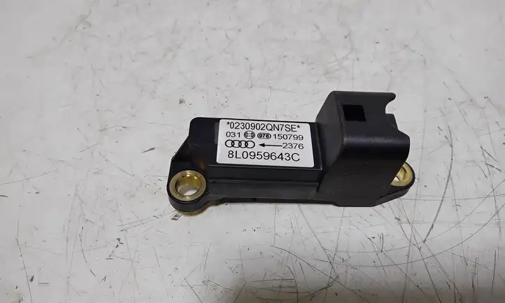 Audi A3/S3 8L (1996 - 2000) 8L0959643C Датчик удара SRS — фото 1