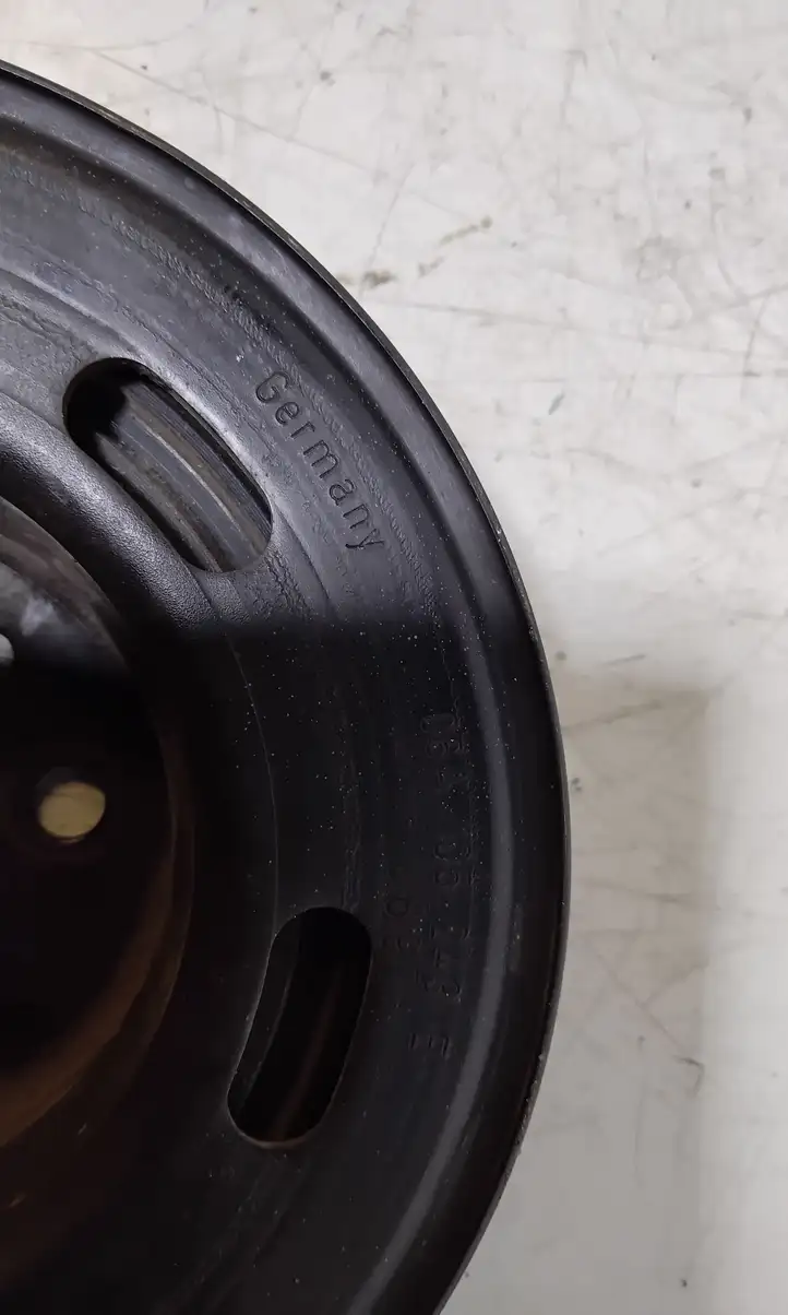 Audi A3/S3 8L (1996 - 2000) 06A105243E Шкив коленчатого вала — фото 2