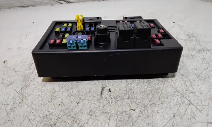 Chevrolet Captiva (2006 - 2011) 96821082 Блок предохранителей — фото 2