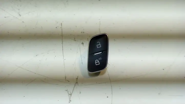Ford C-MAX II (2015 - ) F1ET14017AB Включатель центрального замка — фото 1